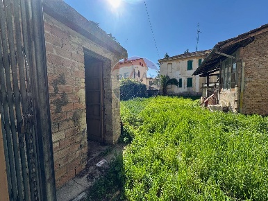 Foto Capannone industriale in VIA BRIGATA GARIBALDI, Foligno di 137 m²