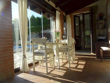 Foto Villa unifamiliare in via Acqui, Mombaruzzo Centro di 374 m²