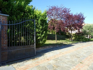Foto Villa unifamiliare in via Acqui, Mombaruzzo Centro di 374 m²