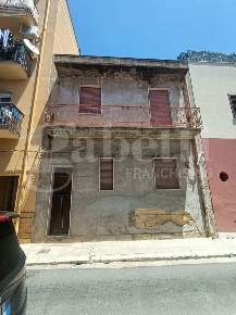 Foto Casa indipendente in Via Marsala 148, Trapani Centro di 120 m²