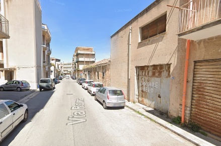 Foto Magazzino in Via Roma 32, Bagheria Centro di 70 m² con 1 locali