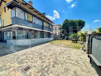 Foto Appartamento in Piumati, Bra Centro di 100 m² con 4 locali in vendita