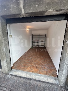 Foto Box in Viale Caterina da ForlÃ¬ 32, Milano Gambara di 9 m² in vendita