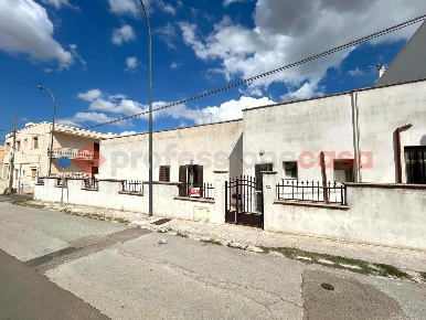 Foto Casa indipendente in quinto ennio, Poggiardo Centro di 151 m²