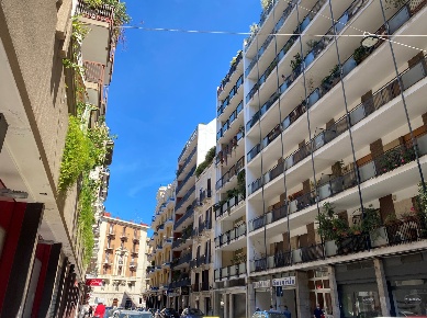 Foto Appartamento in Via Cardassi 71, Bari Umbertina - Madonnella di 130 m²