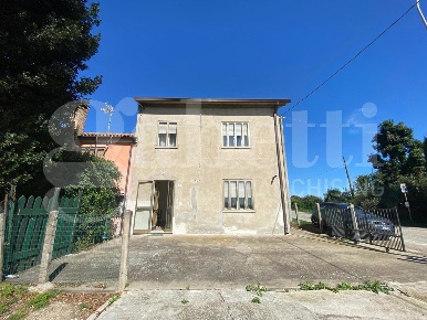Foto Casa indipendente in Via SANT'APOLLINARE - Via San Cassiano 10, Rovigo