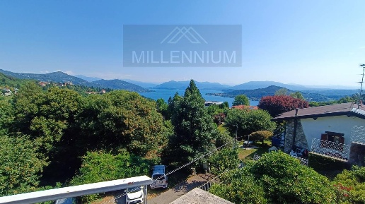 Foto Villa singola in VERBANO, Arona Centro di 250 m² con 4 locali