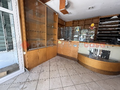 Foto Negozio in Via Firenze 10, Gaeta di 40 m² con 2 locali in vendita