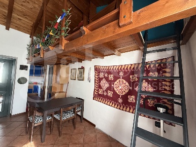 Foto Appartamento in Via Licinio 1, Erba Centro di 86 m² con 3 locali