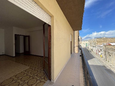 Foto Appartamento in Via Salvatore Lonero 18, Trapani Centro di 106 m²