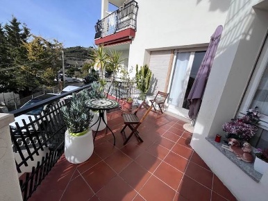 Foto Appartamento a Bordighera Centro di 105 m² con 5 locali in vendita