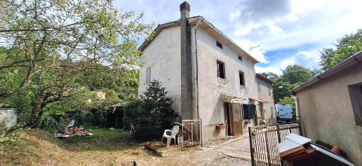 Foto Case semi ndipendenti a Santa Fiora di 143 m² con 7 locali in vendita
