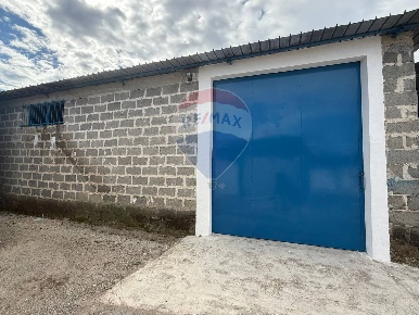 Foto Locale commerciale in Via Corrado Giaquinto, Palermo di 146 m²