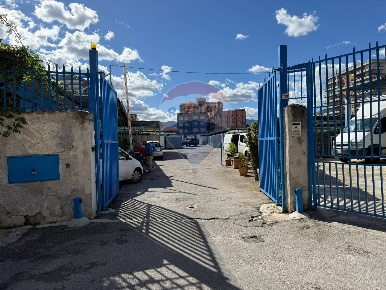 Foto Locale commerciale in Via Corrado Giaquinto, Palermo di 146 m²