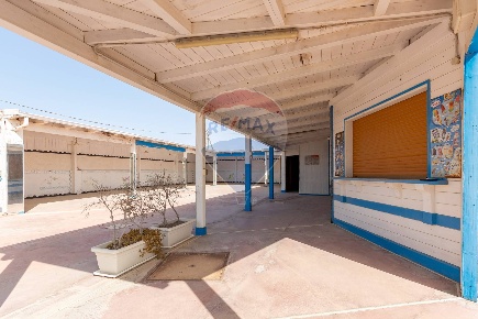 Foto Attività commerciale in Via Costa Esperia, Vittoria di 500 m²