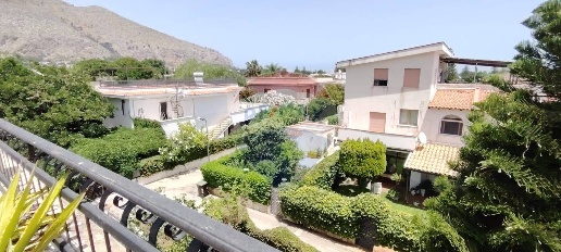 Foto Attico in via tuberosa, Palermo Mondello - Valdesi di 85 m² in vendita