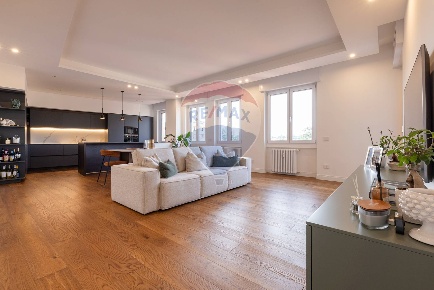 Foto Appartamento in via San Giovanni Bosco, Gallarate Centro di 145 m²