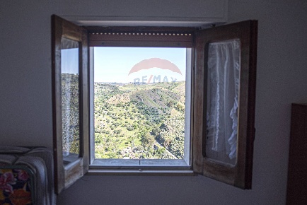 Foto Casa indipendente in via di Emilia 10, Vizzini di 107 m² con 5 locali