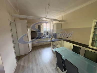 Foto Appartamento in Via Carloni, Como Borghi di 86 m² con 2 locali