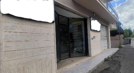 Foto Locale commerciale in via stazione vecchia, Pontedera di 142 m²