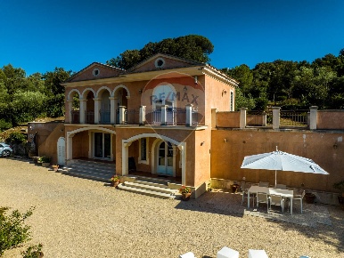 Foto Villa singola a Sassari Filigheddu di 170 m² con 6 locali in vendita