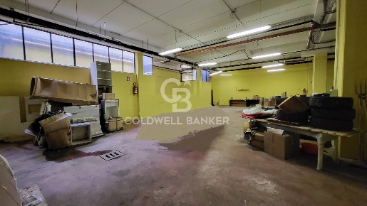 Foto Magazzino in VIA SPOLETO, Pomezia Maggiona - Area Produttiva di 300 m²