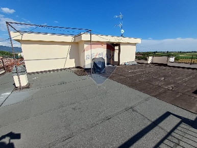 Foto Appartamento in via Ugo Festini, Paderno d'Adda di 95 m² con 3 locali