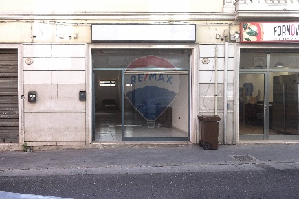Foto Attività commerciale in Via Enrico Toti, Cagliari Monreale di 60 m²