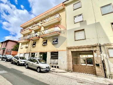 Foto Appartamento in Via Principe di Piemonte, Sassari Porcellana di 81 m²