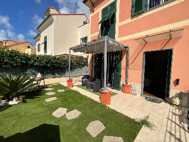 Foto Villa a schiera in VIA LINO SAETTONE, Albisola Superiore Centro