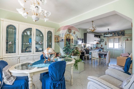 Foto Appartamento in Viale Algeri, Siracusa Mazzarrona di 110 m² in vendita