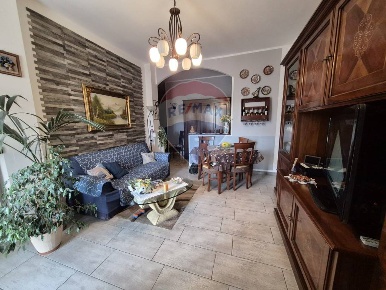 Foto Appartamento in Via Nazionale, Cambiano di 99 m² con 4 locali