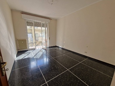 Foto Appartamento in Via Stefano Tubino, Genova Pegli di 90 m² con 7 locali
