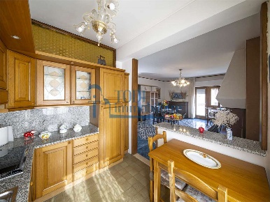 Foto Appartamento in via angelo cortesi 94, Todi Centro di 100 m²