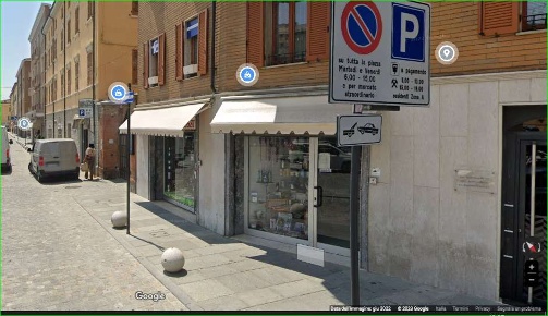 Foto Negozio in P.za  Martiri Partigiani 72, Sassuolo Centro di 90 m²