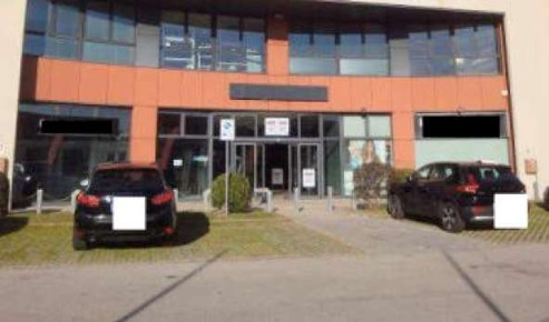 Foto Negozio in Via Venezia, Vigonza Centro di 107 m² con 1 locali