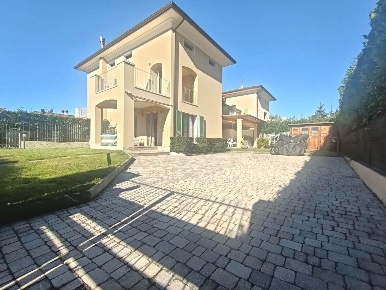 Foto Villa unifamiliare a Carrara Fontia, Fossola, Fossone di 200 m²