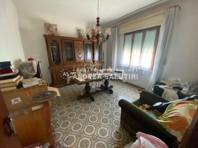 Foto Villa bifamiliare a Santa Maria a Monte Centro di 200 m² con 6 locali