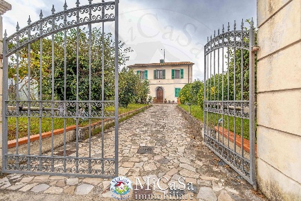 Foto Villa bifamiliare a Pisa San Rossore - Barbaricina di 160 m²
