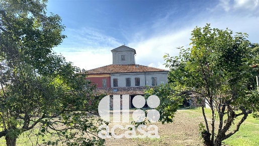 Foto Rustico a Cesenatico di 800 m² con 12 locali in vendita