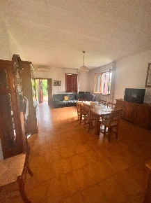 Foto Casa indipendente a Pesaro di 260 m² con 5 locali in vendita