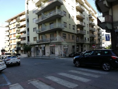 Foto Ufficio in Corso Luigi Fera, Cosenza di 27 m² con 1 locali in affitto
