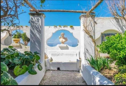 Foto Villa unifamiliare in Anacapri, Capri di 300 m² con 8 locali
