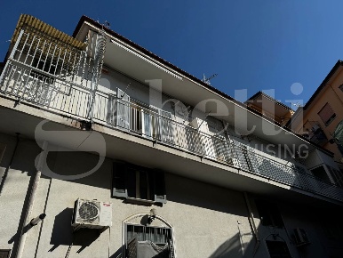 Foto Appartamento in Vico Luigi Piscopo 36, Arzano di 129 m² con 4 locali