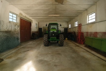 Foto Magazzino a Mirandola Mortizzuolo Ponte San Pellegrino di 371 m²