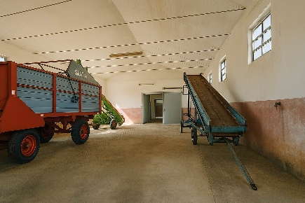 Foto Magazzino a Mirandola Mortizzuolo Ponte San Pellegrino di 371 m²