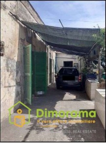 Foto Appartamento in Via Santa Maria La Bruna, Torre del Greco di 98 m²