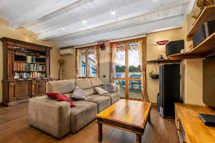 Foto Appartamento in via Cavour, Albano Sant'Alessandro di 120 m²