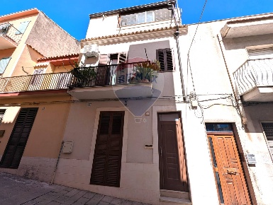 Foto Casa indipendente in Via Sacerdote Cabibbo, Ragusa Centro di 98 m²