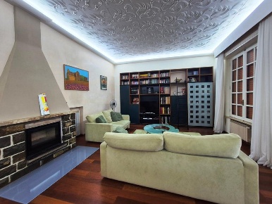 Foto Appartamento a Monteriggioni Vico Alto - San Miniato di 250 m²